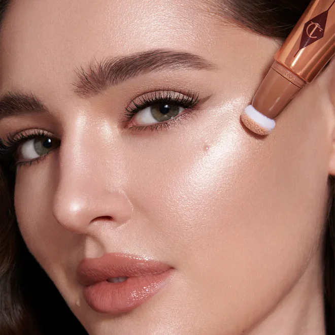 НОВИНКА Рідкий хайлайтер Charlotte Tilbury Beauty Light Wand Spotlight Gold Liquid Highlighter for a Head-Turning HOLLYWOOD EFFECT Glow!